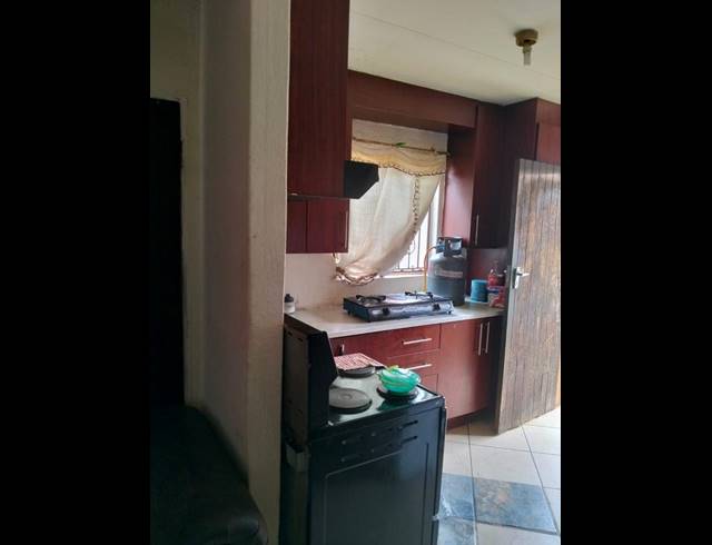 2 BEDROOM TOWNHOUSE FOR SALE IN CLAYVILLE